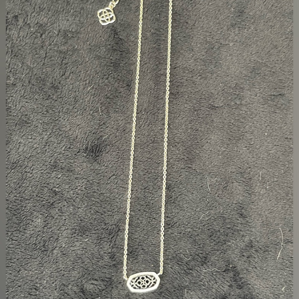 NWOT Kendra Scott small black and gold mesh necklace. Dust bag included.